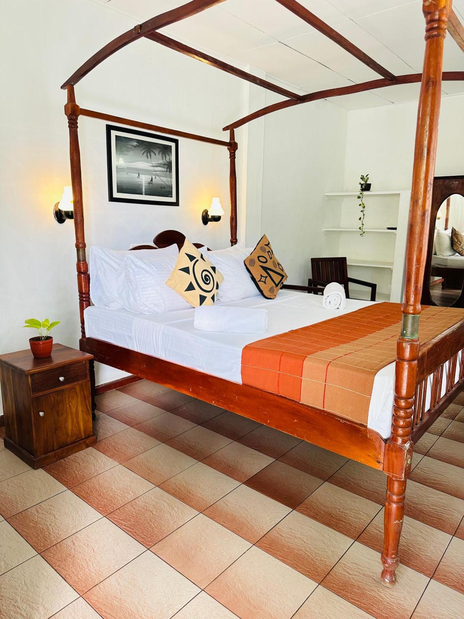 Villa 47 Хіккадува Екстер'єр фото