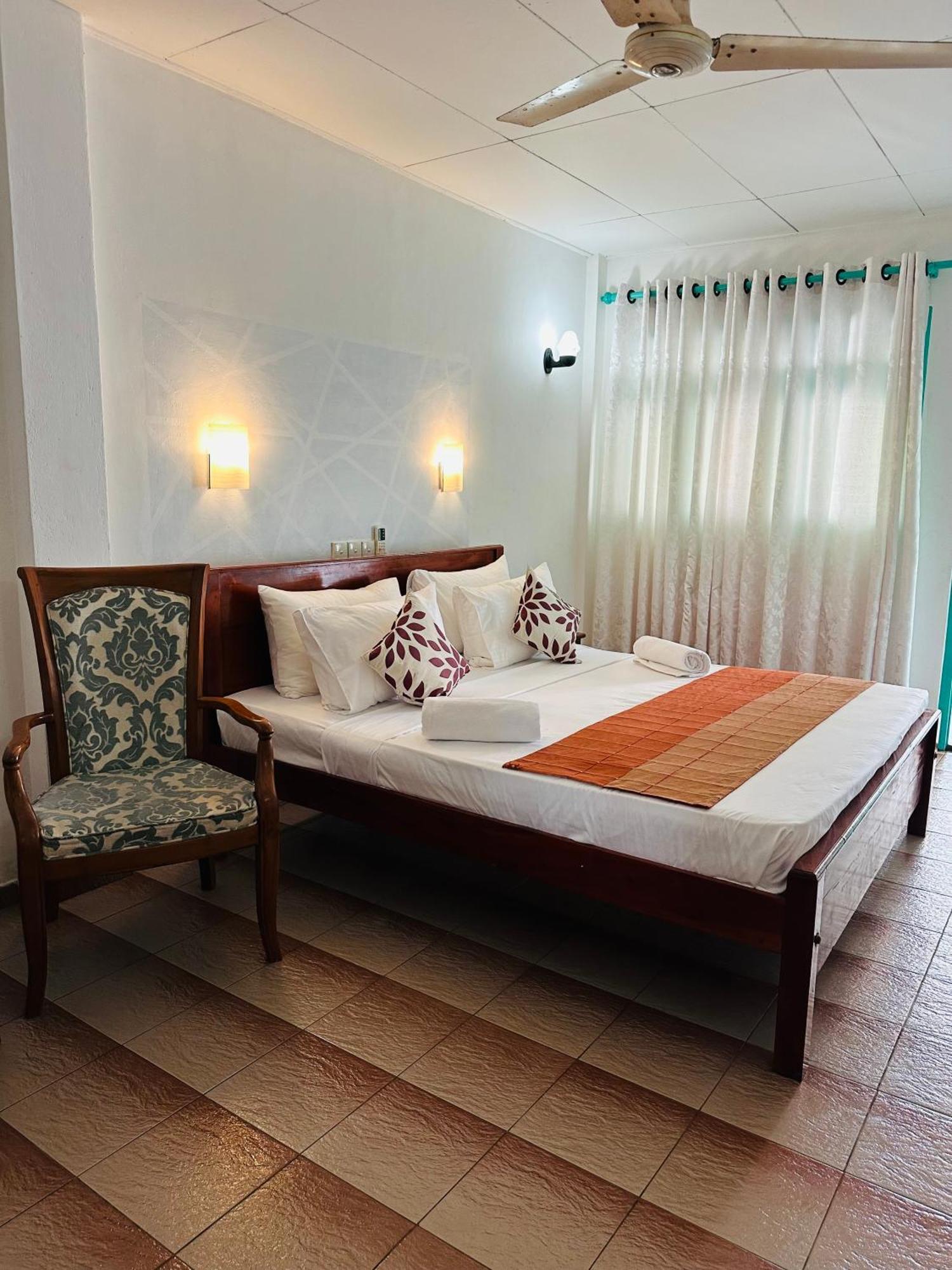 Villa 47 Хіккадува Екстер'єр фото