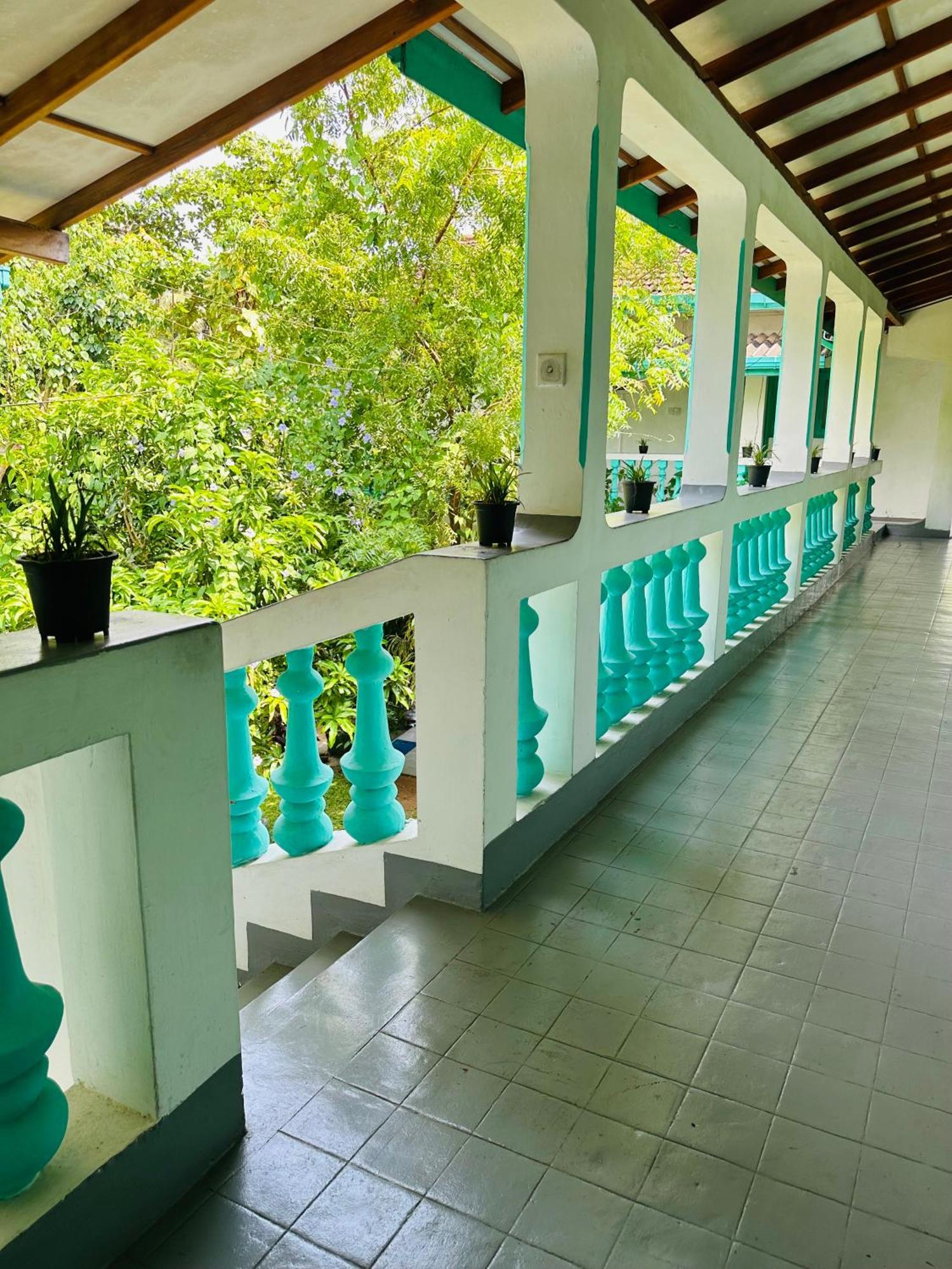 Villa 47 Хіккадува Екстер'єр фото